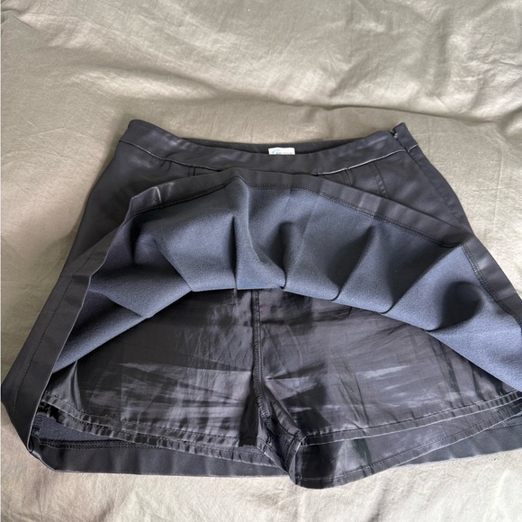 Francesca’s Blue Rain Black Faux Leather Skort
Size M Dark Academia Tennis Prep - Picture 4 of 6